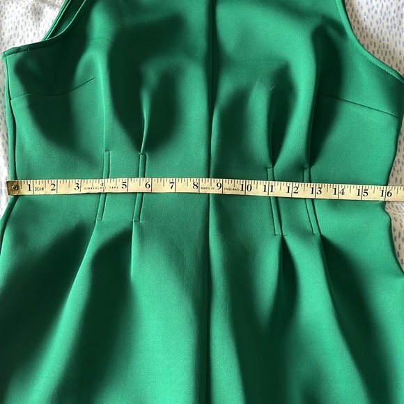 Fitted “scuba” style dress - Picture 6 of 8